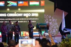 President Jokowi opens the 2016 International Mathematics and Science Olympiade at Allium Hotel, Tangerang, Banten, on Wednesday (9/11) evening (Picture: Public Relations Office/Oji)