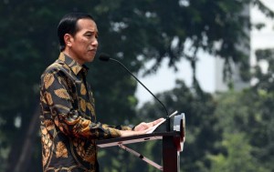 Presiden Jokowi saat menghadiri apel prajurit TNI, di di Mabes TNI AD di Jalan Veteran, Jakarta Pusat, Senin (7/11) siang. (Foto: BPMI/Setpres) 