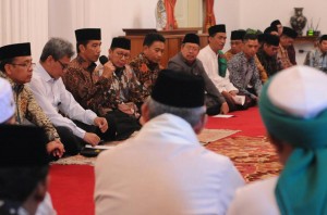 Presiden berdialog dengan para kyai dan ulama di Istana Negara, Kamis (10/11). (Foto: Humas/Rahmat)