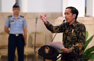 President Jokowi delivers his remarks at the gathering with stakeholders of sharia finance at State Palace, Jakarta, Friday (23/12). (Photo by: Public Relations Division: Jay)