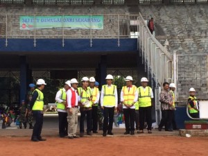 Presiden Jokowi meninjau persiapan sejumlah venue Asian Games 2018, di Gelora Bung Karno, Jakarta, Jumat (2/12) pagi. (Foto: Anggun/Humas)