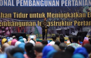 Presiden Jokowi memberikan sambutan pada Rakernas Pembangunan Pertanian, di Hotel Bidakara, Jakarta, Kamis (5/1) pagi. (Foto: JAY/Humas)