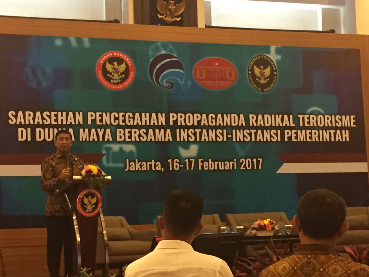 Menko Polhukam membuka acara Sarasehan Pencegahan Propaganda Radikal Terorisme di Hotel Royal, Jakarta, Kamis (16/2) pagi. (Foto: Edi N./Humas)