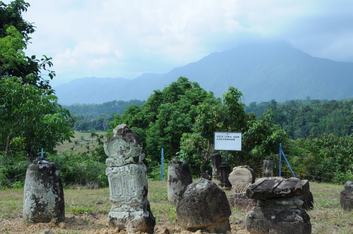 Area Pemakaman mahligai, salah satu daya tarik wisata religi di Kecamatan Barus, Tapanuli Tengah (23/3). (Foto: Humas/Oji)