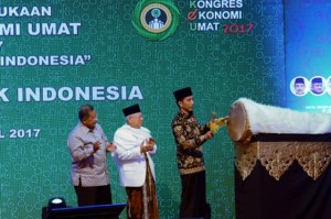 Presiden Jokowi saat membuka Kongres Ekonomi Umat Tahun 2017 di Hotel Grand Sahid Jaya, Jakarta, Sabtu (22/4). (Foto: Humas/Oji)