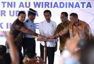 President Jokowi inaugurates Wiriadinata Air Force Base as a public airport in Tasikmalaya, West Java, on Saturday (10/6)