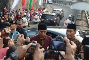 Presiden Jokowi saat akan mengikuti Kajian Ramadan 1438 Hijriyah, Pimpinan Wilayah Muhammadiyah (PWM) Jawa Timur di Hall Dome Universitas Muhammadiyah Malang, Jawa Timur, Sabtu (3/6). (Foto: Humas/Deni). 