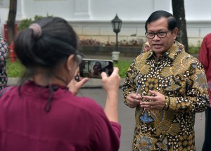 Seskab Pramono Anung usai Sidang Kabinet Paripurna, di Istana Merdeka, Jakarta, Kamis (22/6) sore. (Foto: Humas/Rahmat)