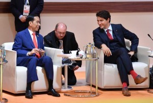 President Jokowi has a conversation with the Prime Minister of Canada Justin Trudeau at the G-20 Forum