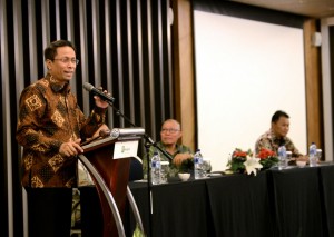Deputi Seskab Bidang DKK Yuli Harsono saat membuka acara pelatihan pejabat fungsional penerjemah di Bandung, Jawa Barat, Kamis (13/7). (Foto: Humas/Agung) 