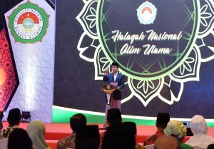 Presiden Jokowi saat memberikan sambutan pada acara Halaqah Nasional Alim Ulama Majelis Dzikir Hubbul Wathon, di Flores Ballroom Hotel Borobudur, Jakarta, Kamis (13/7) malam. 