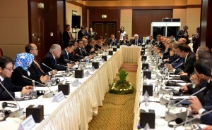 President Jokowi, accompanied by a number of Ministers, meets Turkish businesspeople at JW Marriot Hotel, Thursday (6/7) afternoon (Photo: Rahmat/PR)