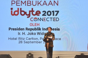 Presiden Jokowi memberikan sambutan pada pembukaan Indonesia Digital Byte 2017, di Ritz Carlton Hotel, Pasific Place, Jakarta, Kamis (28/9) pagi. (Foto: JAY/Humas)