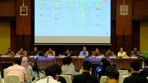 Menkeu didampingi jajaran Dirjen Kemenkeu menyampaikan konferensi pers tentang APBN 2018 di Kantor Kemenkeu, Jakarta, Selasa (25/10). (Foto: Humas Kemenkeu)
