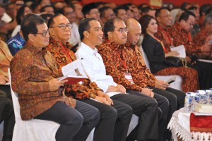 Presiden Jokowi saat menghadiri Rembuk Nasional ke-3 Tahun 2017, di JI-Expo Kemayoran, Jakarta, Senin (23/10) malam. (Foto: Humas/Oji)