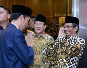 Presiden Jokowi saat hadir dalam Forum KAHMI Jumat (17/11), di Hotel Santika Dyandra, Kota Medan, Provinsi Sumatra Utara. (Foto: BPMI)