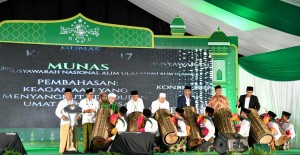 Presiden Jokowi saat menghadiri Munas Alim Ulama dan Konferensi Besar NU di Masjid Raya Hubbul Wathan, Kota Mataram, Provinsi Nusa Tenggara Barat (NTB), Kamis (23/11). (Foto: BPMI)