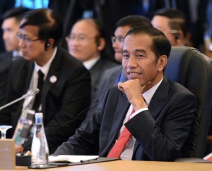 Presiden Jokowi saat mengikuti agenda KTT ke-20 ASEAN-JEPANG di Philippines International Convention Center (PICC), Manila, Filipina, Senin (13/11). 