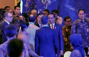 Presiden Jokowi saat menjadi Keynote Speech pada acara Bloomberg The Year Ahead di Ritz Carlton Mega Kuningan, Rabu (6/12). (Foto: Humas/Jay)