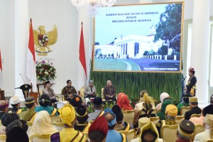 Presiden Jokowi saat menerima Audiensi Raja dan Sultan se-Indonesia di Istana Kepresidenan Bogor, Jawa Barat, Kamis, 4 Januari 2018.