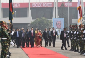 Presiden Jokowi dan Ibu Negara Iriana berangkat melakukan kunjungan kenegaraan ke Afghanistan, dari Dhaka, Bangladesh, Senin (29/1) siang. (Foto: Uni/Humas)