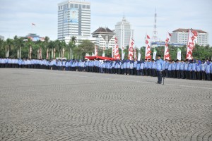 Para Pegawai Negeri Sipil upacara di Lapangan Monas, Jakarta. (foto: Dokumentasi Setkab)