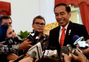 President Jokowi answers reporters questions at the State Palace, Jakarta, Wednesday (31/1) afternoon. (Photo: Humas/Rahmat)