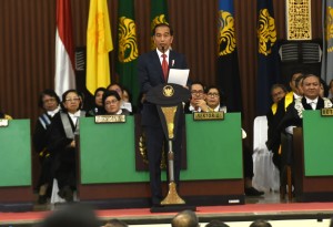 Presiden Jokowi memberikan sambutan pada Dies Natalis ke-68 Universitas Indonesia, di Balairung UI, Depok, Jabar, Rabu (2/2) pagi. (Foto: Deny S/Humas)