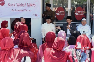 Presiden Jokowi launches An Nawawi Tanara Micro Waqf Bank,at An Nawawi Tanara Islamic Boarding School, Serang, Banten Province, Wednesday (14/3). (Photo by: Public Relations Division/Rahmat).