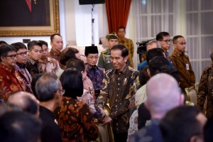 President Jokowi welcomes national bank leaders at Merdeka Palace, Thursday (15/3). (Photo by: OJI/Public Relations of Cabinet Secretariat)