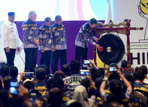 Presiden Jokowi membuka secara resmi acara Rapimnas HIPMI di Tangerang, Banten, Rabu (7/3). (Foto: Humas/Rahmat)