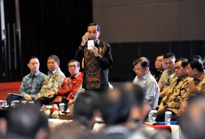 Presiden Jokowi menyampaikan jawaban terhadap pertanyaan peserta Rapat Kerja Pemerintah, di Hall B3, JIExpo Kemayoran, Jakarta, Rabu (28/3) siang. (Foto: Agung/Humas)