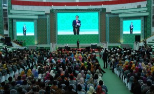 Presiden Jokowi memberikan kuliah umum di Universitas Islam Malang (Unisma), Malang, Jatim, Kamis (29/3) siang. (Foto: Rahmat/Humas)