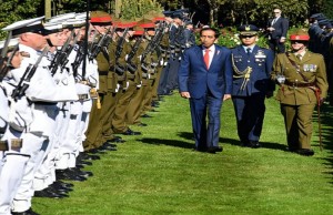 Upacara kenegaraan sambut kedatangan Presiden Jokowi di Government House, Wellington, Selandia Baru, Senin (19/3). (Foto: BPMI)