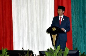 Presiden Jokowi saat menghadiri acara di Pondok Gede, Senin (14/5). (Foto: Dokumentasi Setkab)