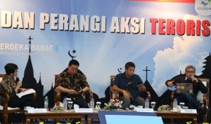 Tenaga Ahli Kementerian Kominfo, Donny Budi Utoyo (paling kanan) pada iskusi Media Forum Merdeka Barat 9, Jakarta, Rabu (16/5) lalu. (Foto: Humas Kominfo)