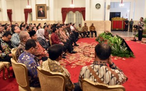 Presiden Jokowi menyampaikan sambutan pada acara Penyampaian Laporan Hasil Pemeriksaan Atas Laporan Keuangan Pemerintah Pusat Tahun 2017, di Istana Negara, Jakarta, Senin (4/6) pagi. (Foto: Rahmat/Humas)