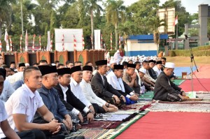 Presiden saat menunaikan salat Iduladha 1439H, di Lapangan Tegar Beriman, Cibinong, Bogor, Jawa Barat, Rabu (22/8) pagi.