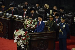 President Jokowi delivers his Annual Session remarks before the Peoples Consultative Assembly at the Nusantara Building, Jakarta, Thursday (8/16). (Photo by: Oji/Public Relations Division)
