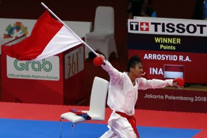 Karateka Rifki Ardiansyah Arrosyid mempersembahkan medali emas kesebelas bagi Indonesia.
