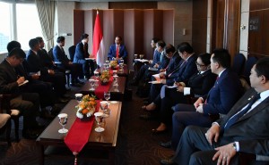 President Jokowi accompanied by several Ministers accepted Korean companies CEO, at Lotte Hotel, South Korea, Monday (9/10). (Photo by: BPMI)