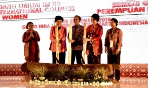 Presiden Jokowi dalam acara di Hotel Grand Inna Malioboro, Yogyakarta, Jumat (14/9). (Foto: BPMI). 