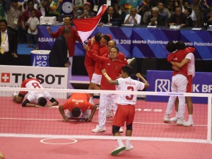 Tim sepak takraw putra meraih medali emas ke-31 usai memenangi partai final di Ranau Hall, Jakabaring Sport City, Palembang, Sabtu (1/9). (Foto: Humas Kemenpora). 