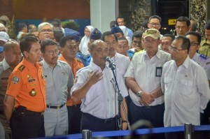 The Head of the KNKT Soerjanto Tjahjono in a press statement at the Crisis Center Command Post, Terminal I of Soekarno Hatta Airport (Soetta), Tangerang, Banten, Monday (29/10). (Photo by: Agung/Public Relations).