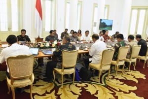 President Jokowi leads Limited Cabinet Meeting on Preparation for the 2018 Our Ocean Conference at the Bogor Palace, West Java, Monday (22/10) Photo by: Rahmat/ Public Relations Division of Cabinet Secretariat.