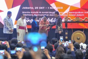 President Jokowi opens the 2018 Congress of Indonesian Catholic Women (WKRI), at Grand Mercure Hotel, Jakarta, Tuesday (30/10). Photo by: Jay/Public Relations Division of Cabinet Secretariat.