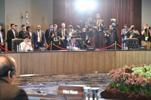 Presiden Joko Widodo hadir dalam rangkaian agenda APEC di Papua Nugini, Minggu (18/11). (Foto: BPMI)