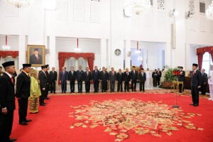 Presiden Jokowi memimpin upacara penganugerahan gelar Pahlawan Nasional, di Istana Negara, Jakarta, Kamis (8/11) siang. (Foto: JAY/Humas)