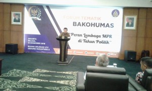 Sekjen MPR Dr. Maruf Cahyono,S.H.,M.H.saat memberikan sambutan pada Forum Tematis Bakohumas, di Gedung MPR RI, Jakarta, Selasa (18/12) pagi. (Foto: Heni/Humas)