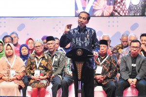 Presiden Jokowi memberikan sambutan pada peluncuran program Wirausaha ASN dan Pensiunan, di Sentul, Bogor, Jabar, Rabu (16/1) siang. (Foto: JAY/Humas)